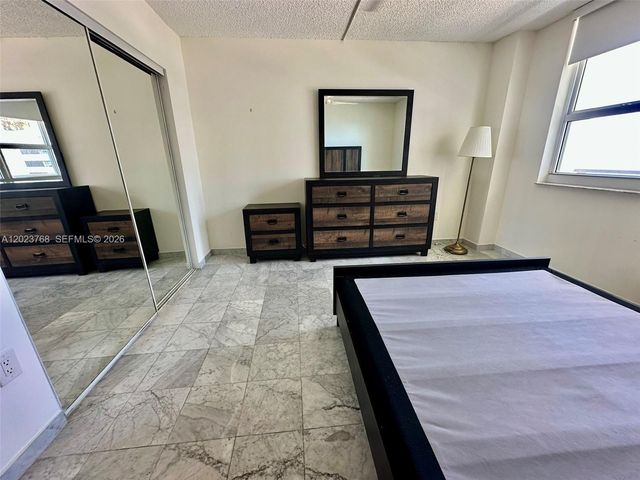 1155 Brickell Bay Dr 905, Miami, FL 33131