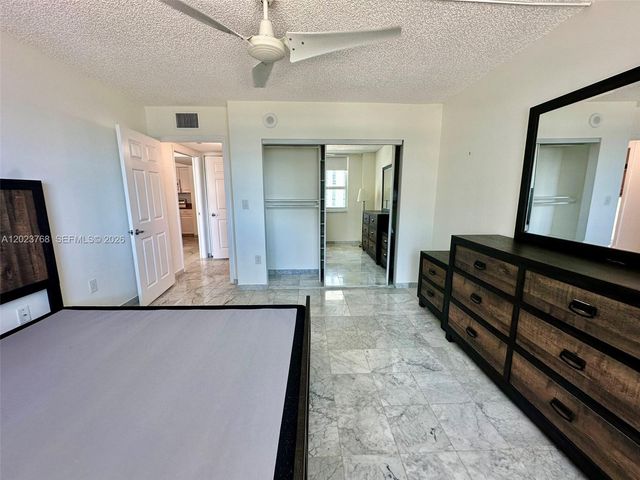 1155 Brickell Bay Dr 905, Miami, FL 33131