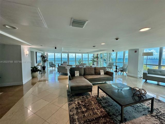 1155 Brickell Bay Dr 905, Miami, FL 33131