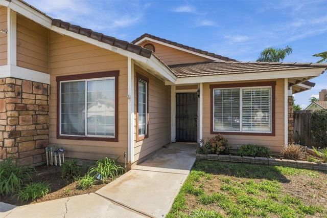 359 Flordason, Calimesa, CA 92320