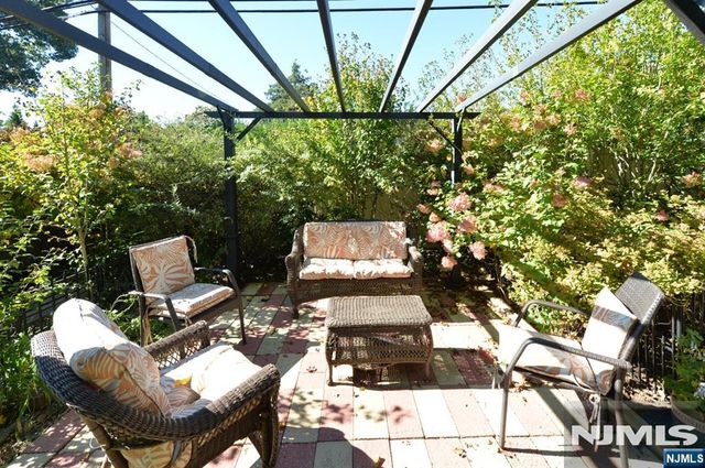 56 Wyandotte Avenue, Dumont, NJ 07628