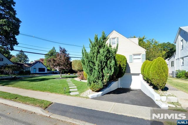 56 Wyandotte Avenue, Dumont, NJ 07628