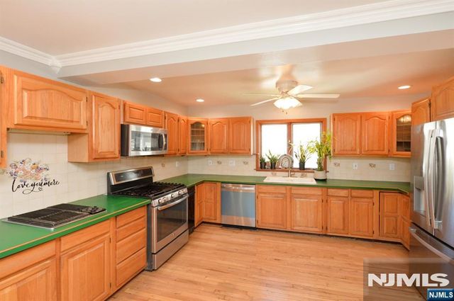 56 Wyandotte Avenue, Dumont, NJ 07628