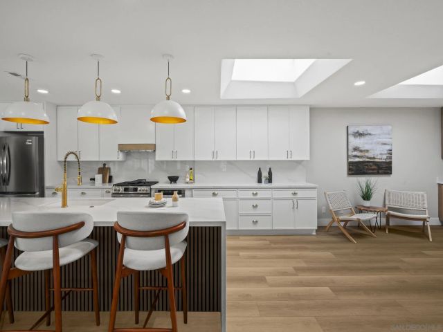 4994 Alicante Way, Oceanside, CA 92056