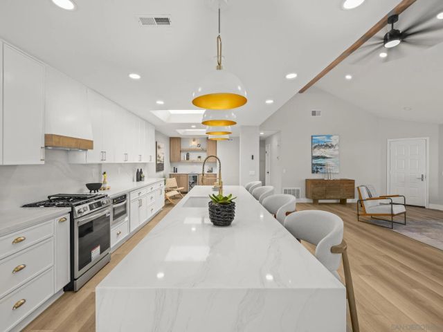 4994 Alicante Way, Oceanside, CA 92056