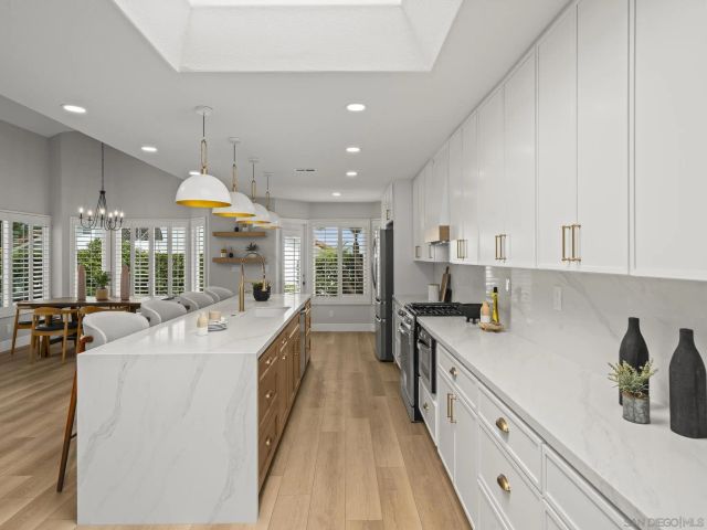 4994 Alicante Way, Oceanside, CA 92056