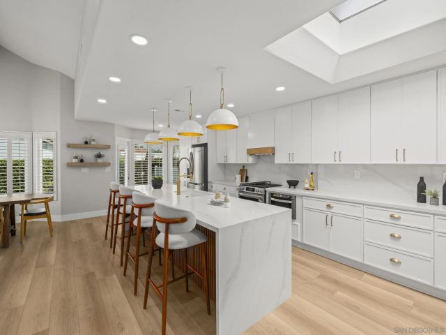 4994 Alicante Way, Oceanside, CA 92056