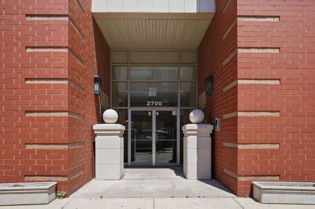 2700 W Belmont Avenue 403, Chicago, IL 60618