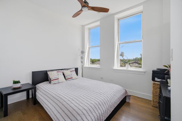 2700 W Belmont Avenue 403, Chicago, IL 60618