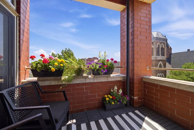 2700 W Belmont Avenue 403, Chicago, IL 60618