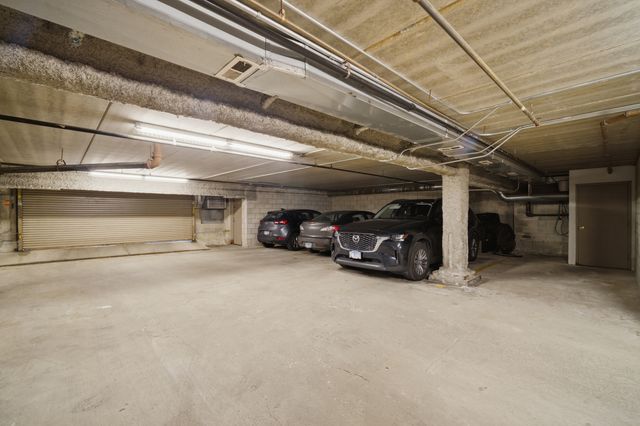 2700 W Belmont Avenue 403, Chicago, IL 60618