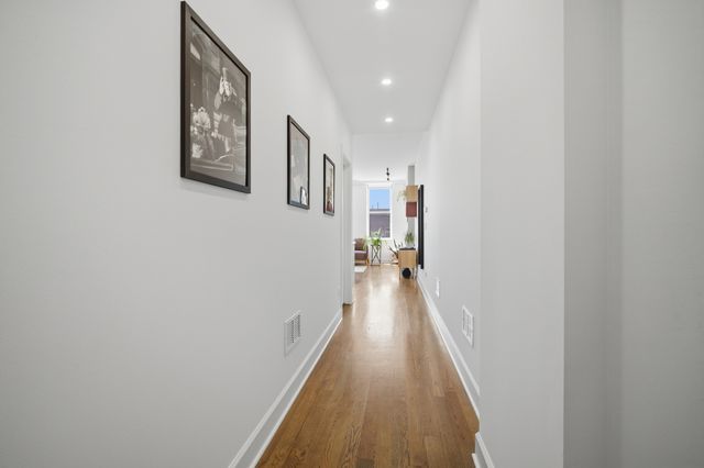 2700 W Belmont Avenue 403, Chicago, IL 60618