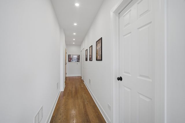 2700 W Belmont Avenue 403, Chicago, IL 60618