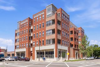 2700 W Belmont Avenue 403, Chicago, IL 60618