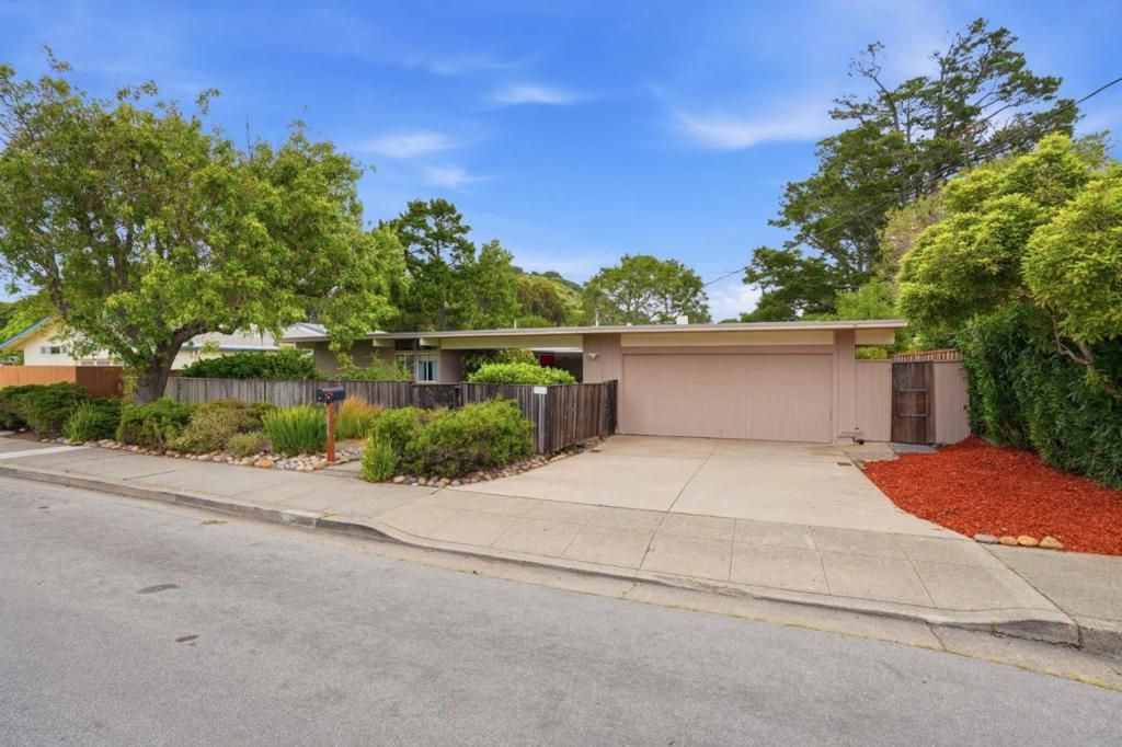 Image 2 of property listing at 1879 Lexington Avenue, San Mateo, CA 94402