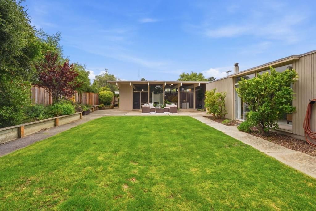 Image 7 of property listing at 1879 Lexington Avenue, San Mateo, CA 94402