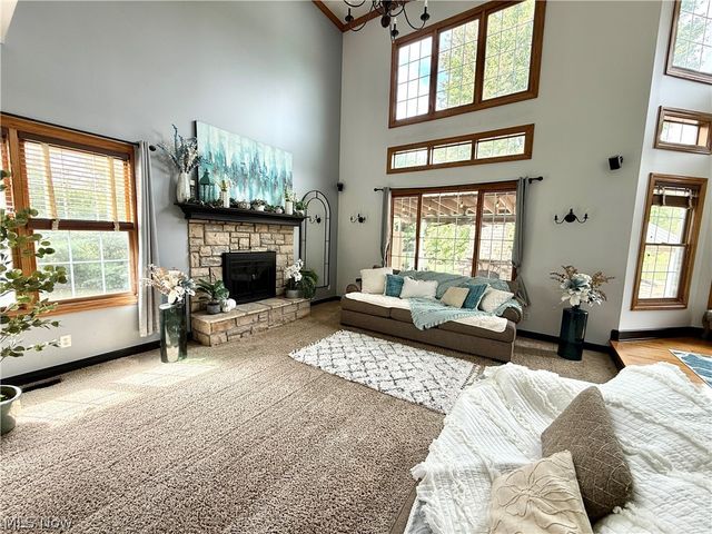 5277 Manchester Avenue NW, North Lawrence, OH 44666
