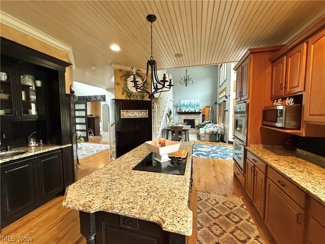 5277 Manchester Avenue NW, North Lawrence, OH 44666