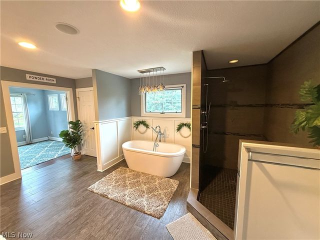 5277 Manchester Avenue NW, North Lawrence, OH 44666
