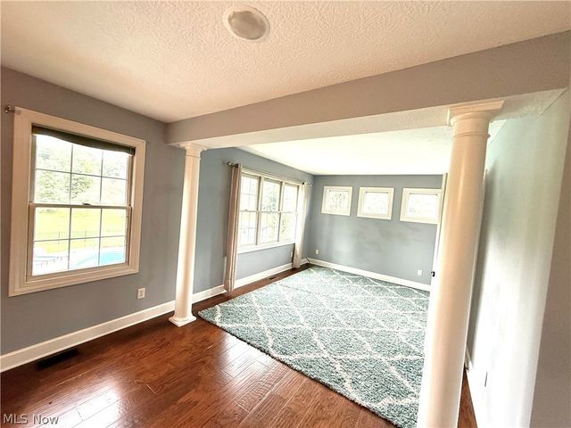 5277 Manchester Avenue NW, North Lawrence, OH 44666