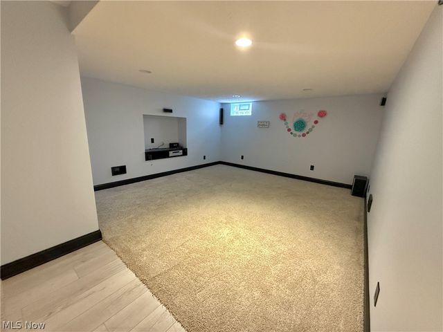5277 Manchester Avenue NW, North Lawrence, OH 44666