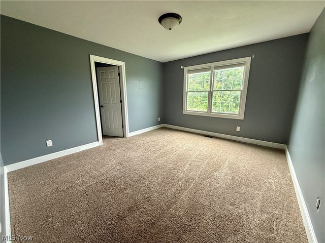 5277 Manchester Avenue NW, North Lawrence, OH 44666