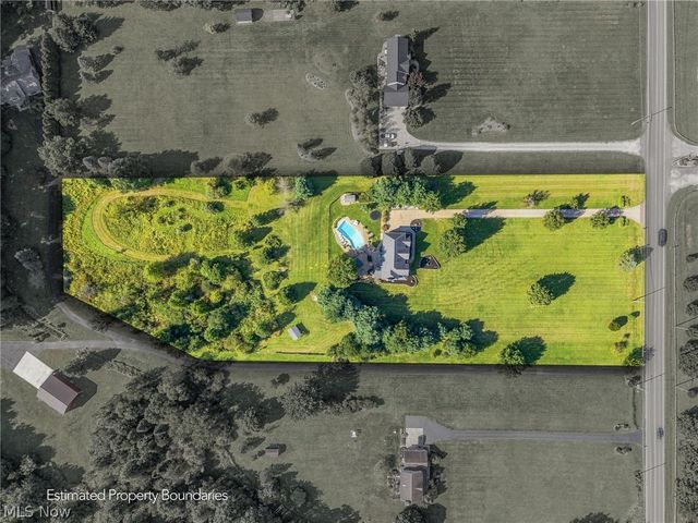 5277 Manchester Avenue NW, North Lawrence, OH 44666