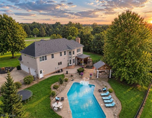 5277 Manchester Avenue NW, North Lawrence, OH 44666