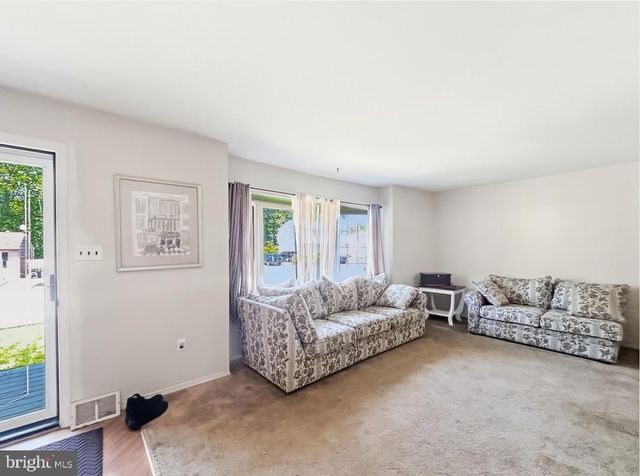 8 EDGEBROOKE WAY, Newark, DE 19702