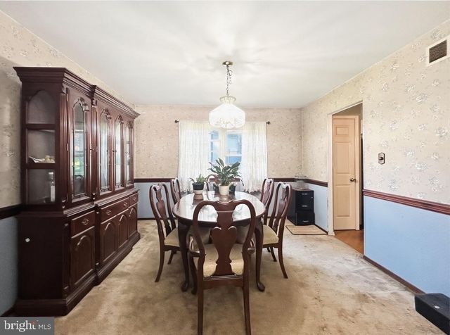 8 EDGEBROOKE WAY, Newark, DE 19702