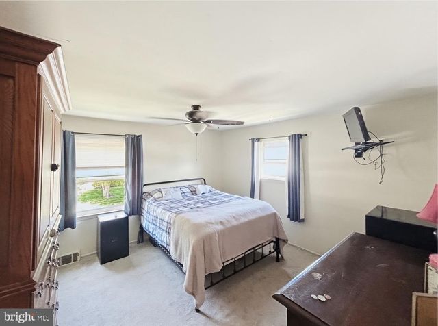 8 EDGEBROOKE WAY, Newark, DE 19702