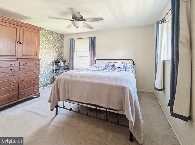 8 EDGEBROOKE WAY, Newark, DE 19702