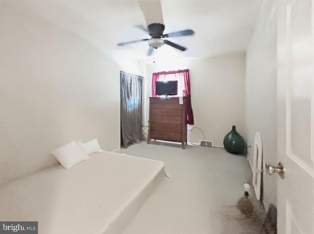 8 EDGEBROOKE WAY, Newark, DE 19702