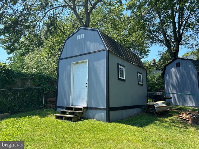 8 EDGEBROOKE WAY, Newark, DE 19702
