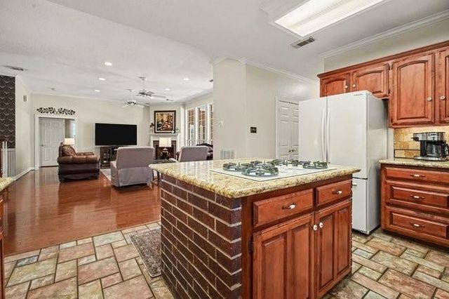 5400 W Orange Street, Pearland, TX 77581