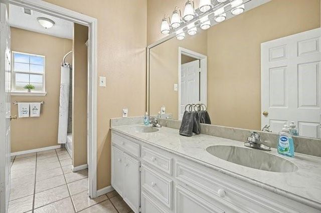 5400 W Orange Street, Pearland, TX 77581