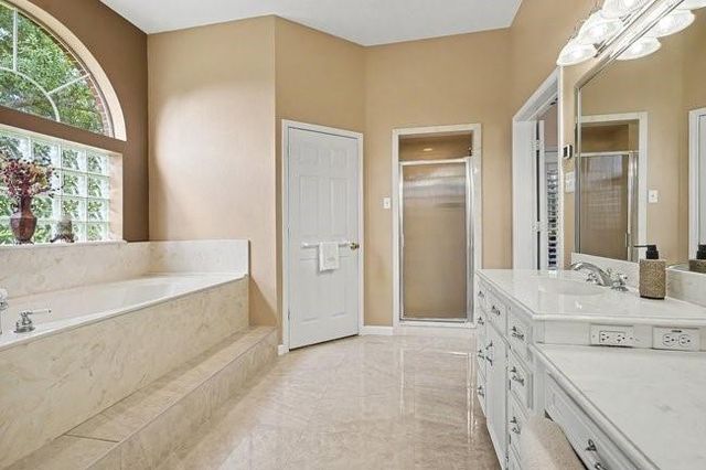 5400 W Orange Street, Pearland, TX 77581