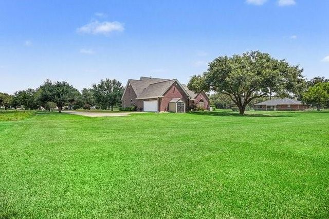 5400 W Orange Street, Pearland, TX 77581