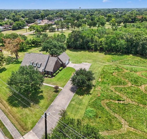 5400 W Orange Street, Pearland, TX 77581