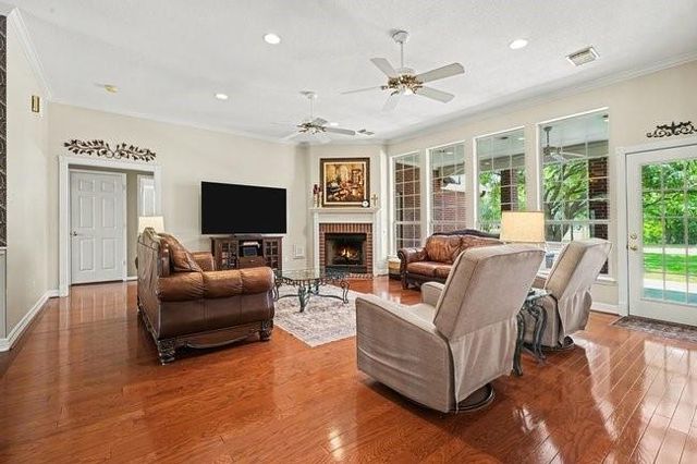 5400 W Orange Street, Pearland, TX 77581