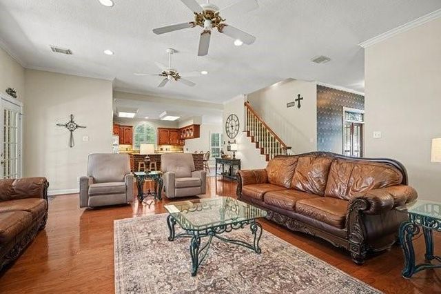 5400 W Orange Street, Pearland, TX 77581