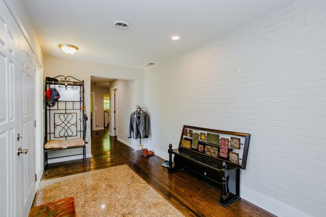 29W625 Hawthorne Lane, West Chicago, IL 60185