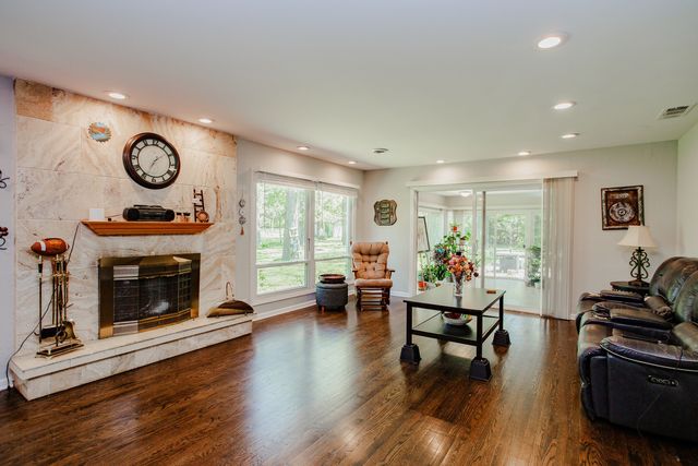 29W625 Hawthorne Lane, West Chicago, IL 60185