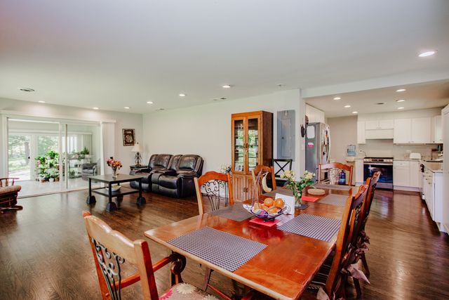 29W625 Hawthorne Lane, West Chicago, IL 60185