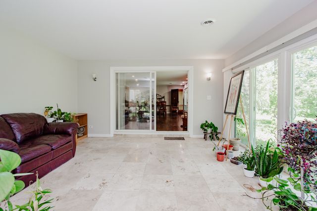 29W625 Hawthorne Lane, West Chicago, IL 60185