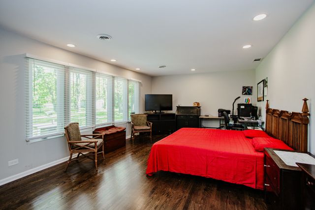 29W625 Hawthorne Lane, West Chicago, IL 60185