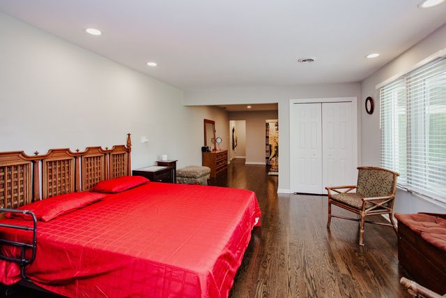 29W625 Hawthorne Lane, West Chicago, IL 60185