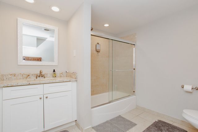 29W625 Hawthorne Lane, West Chicago, IL 60185