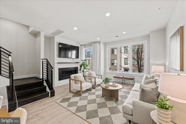 6662 EAMES WAY, Bethesda, MD 20817