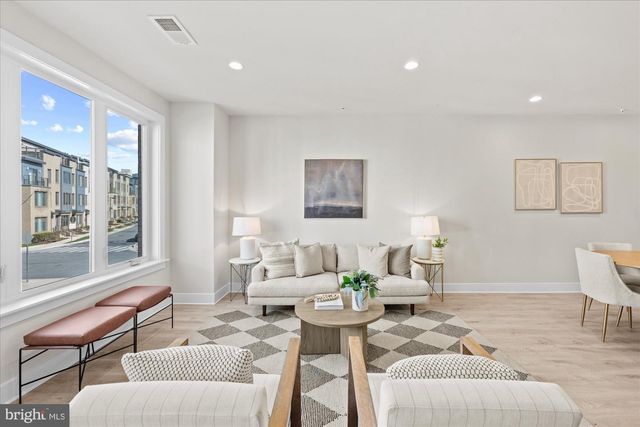 6662 EAMES WAY, Bethesda, MD 20817